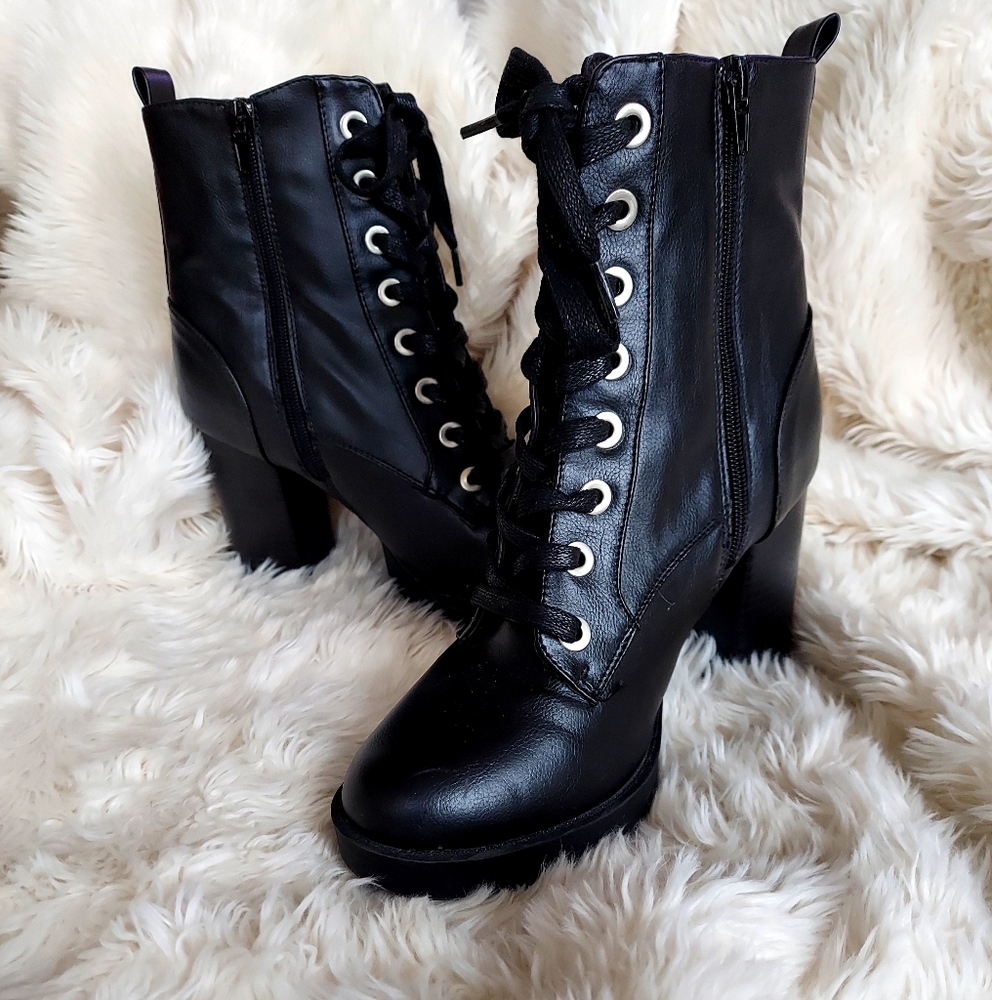 Black Lace-Up Women's Boots